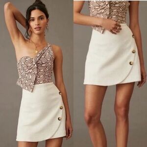 ANTHROPOLOGIE Maeve Textured Knit Mini Wrap Skirt Ivory Tortoise Shell Buttons.